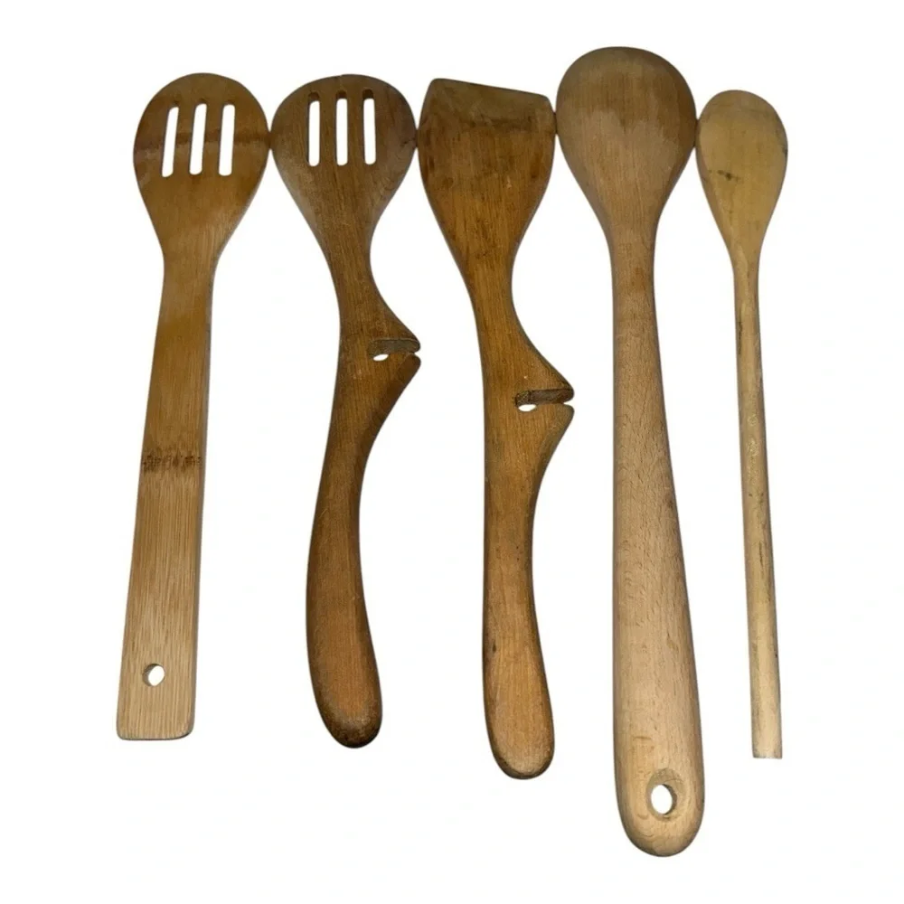 Set of 6 wooden kitchen utensils